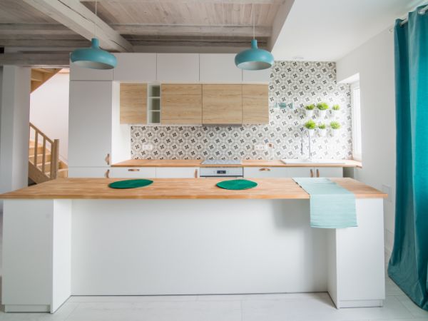 Wyjątkowo stylowy gotowy zestaw mebli kuchennych, który oczaruje Twoje wnętrze