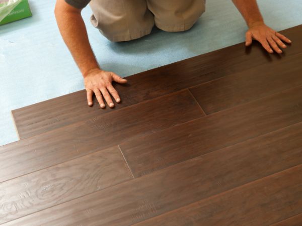 Elegancja i trwałość - Wybierz panele podłogowe laminowane, aby ożywić swoje wnętrza